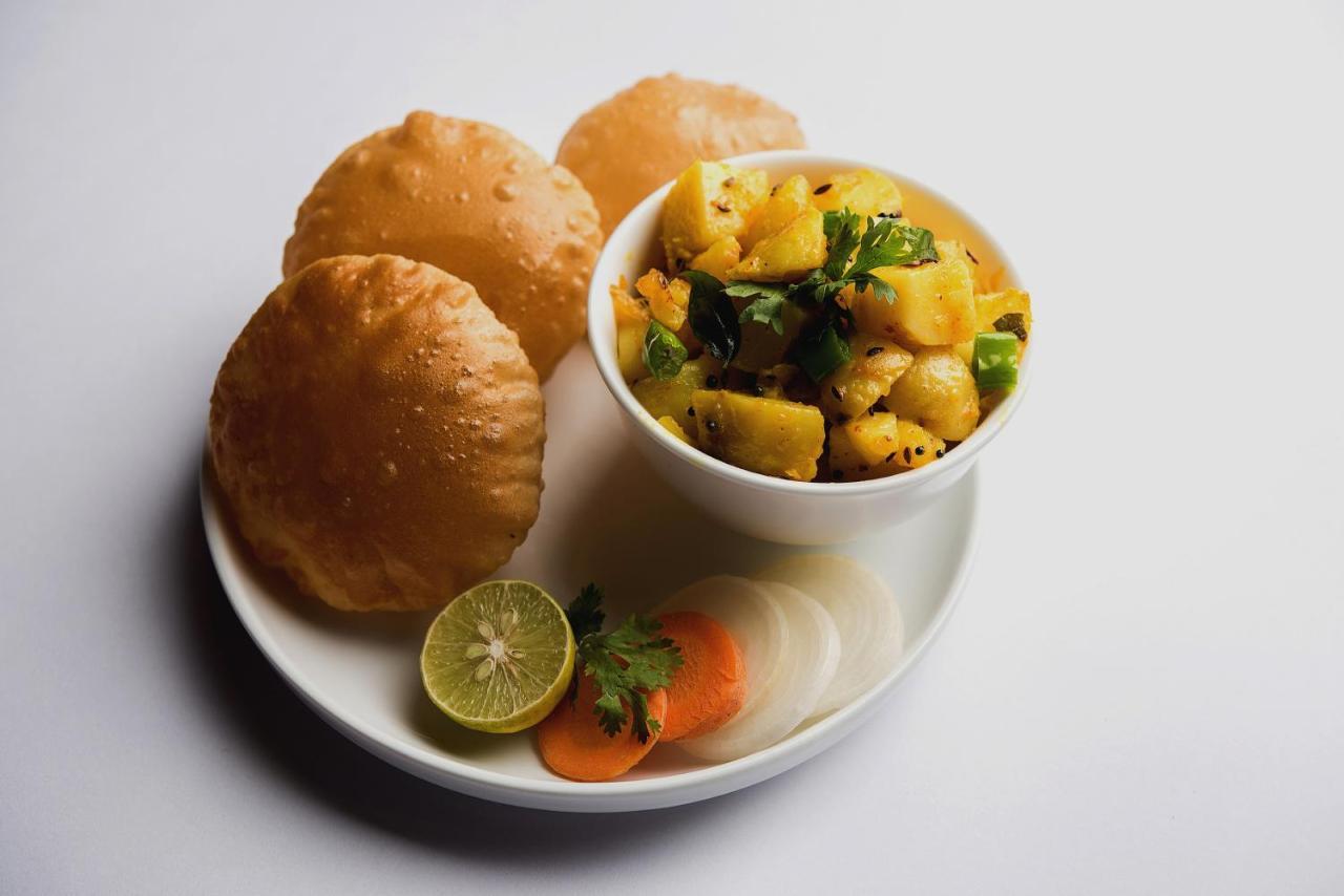 ניו דלהי Capital O Hotel Star Inn Near Chhatarpur Metro Station מראה חיצוני תמונה